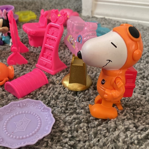 Large Disney Lot plus Snoopi walking toy - Picture 4 of 4